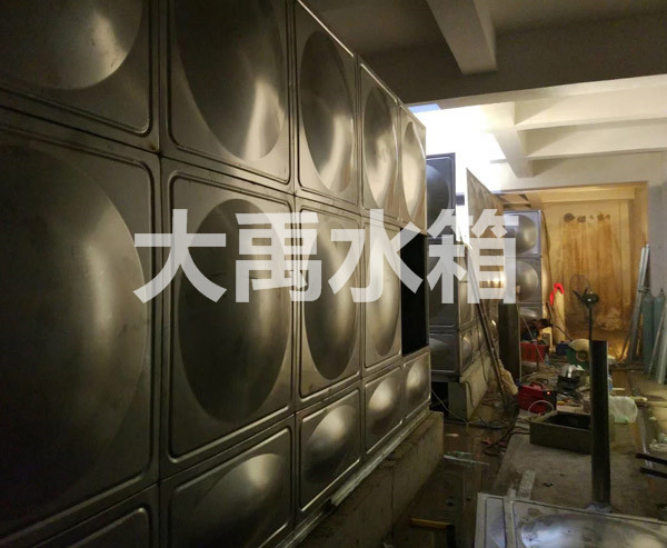 組合式（shì）不鏽鋼水（shuǐ）箱