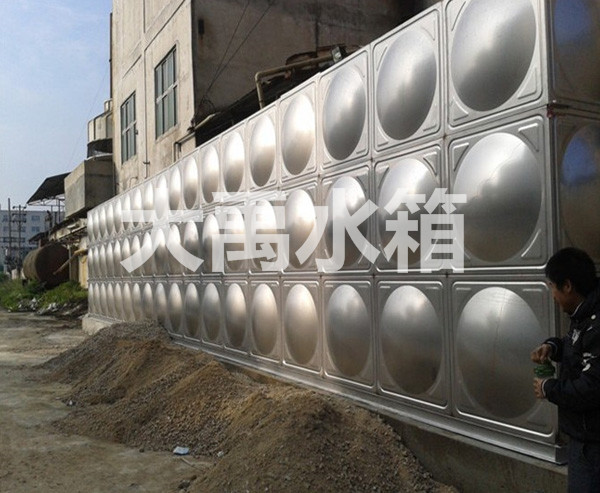 組合式不（bú）鏽鋼（gāng）水（shuǐ）箱